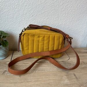 Universal Thread mustard yellow crossbody bag